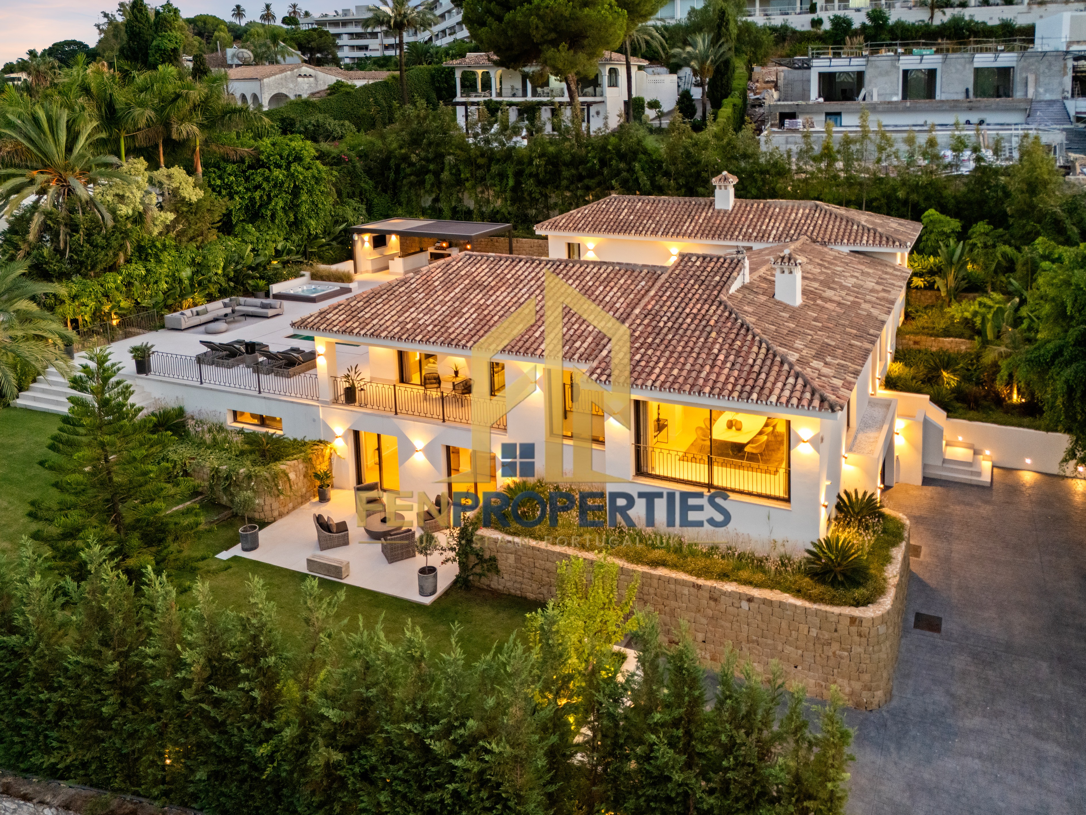Villa in Marbella, Nueva Andalucia – photo 2 of 29