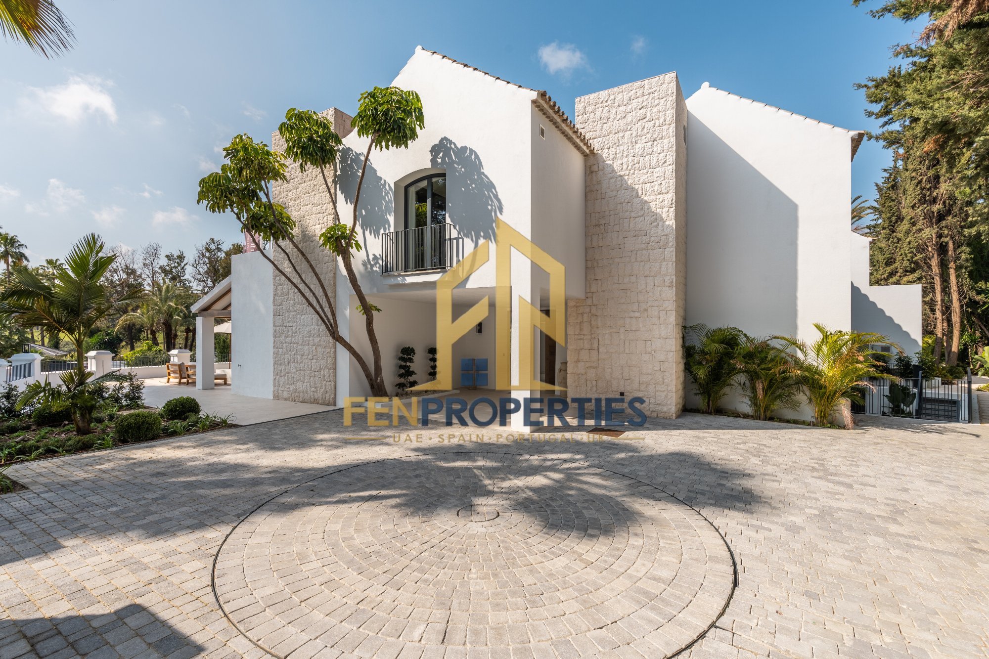 Villa in LAS BRISAS, NUEVA ANDALUCÍA – photo 3 of 33