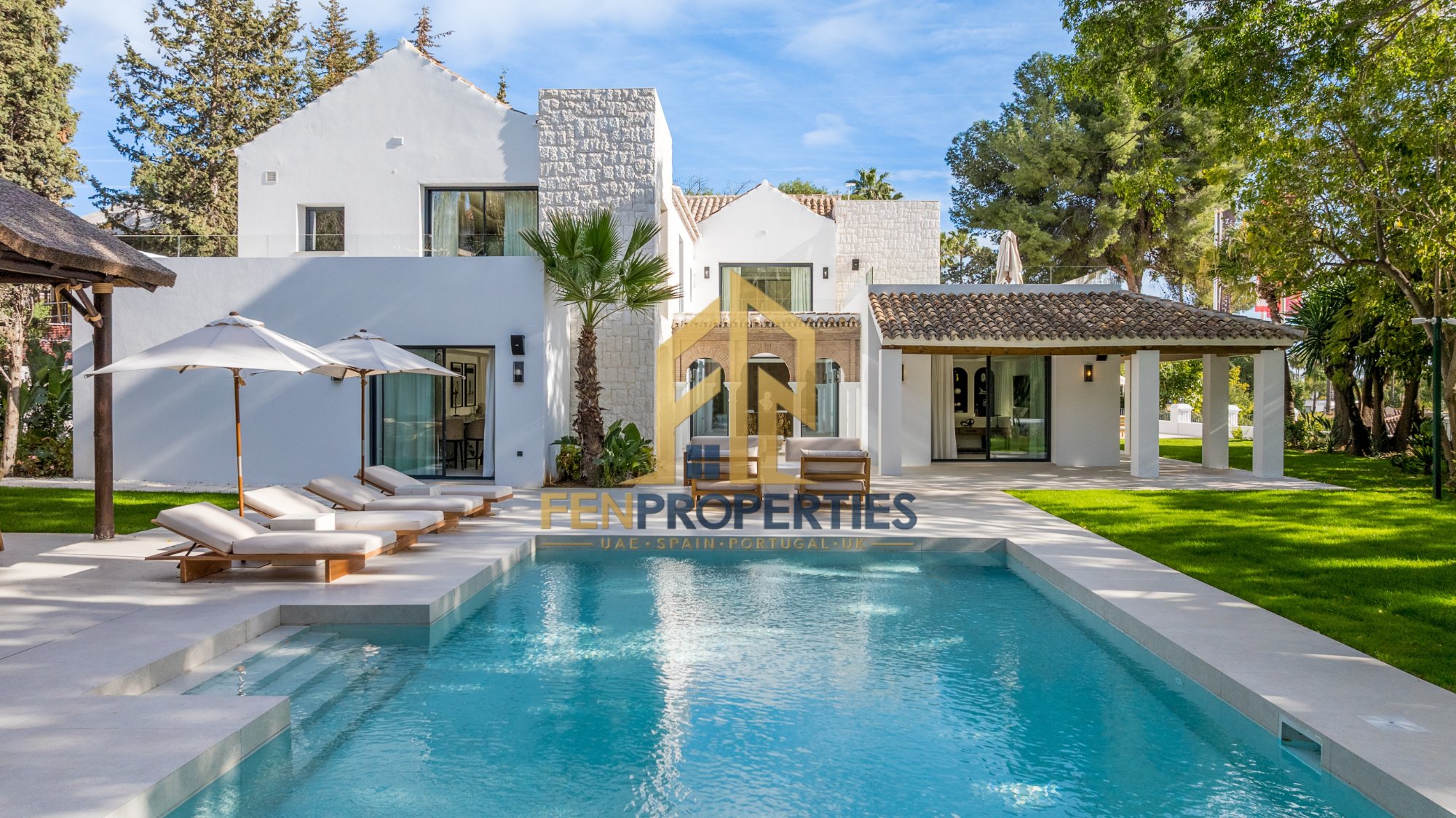 Villa in LAS BRISAS, NUEVA ANDALUCÍA – photo 1 of 33