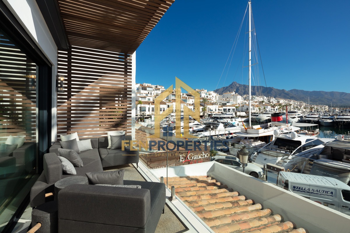 Apartment in Puerto Banús – photo 1 of 12