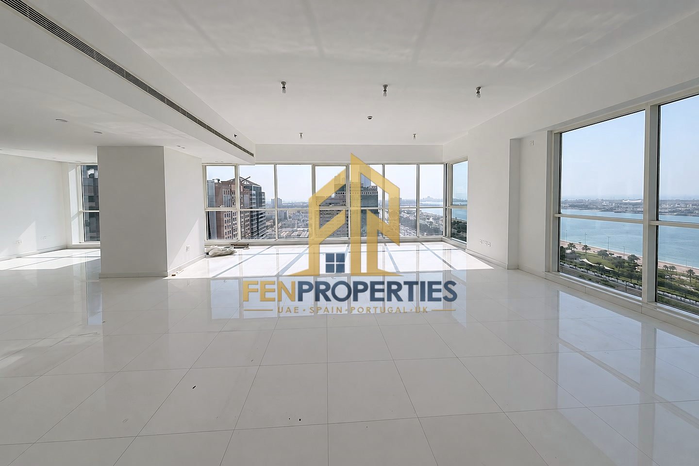 Penthouse in Al Khalidiyah – photo 1 of 14