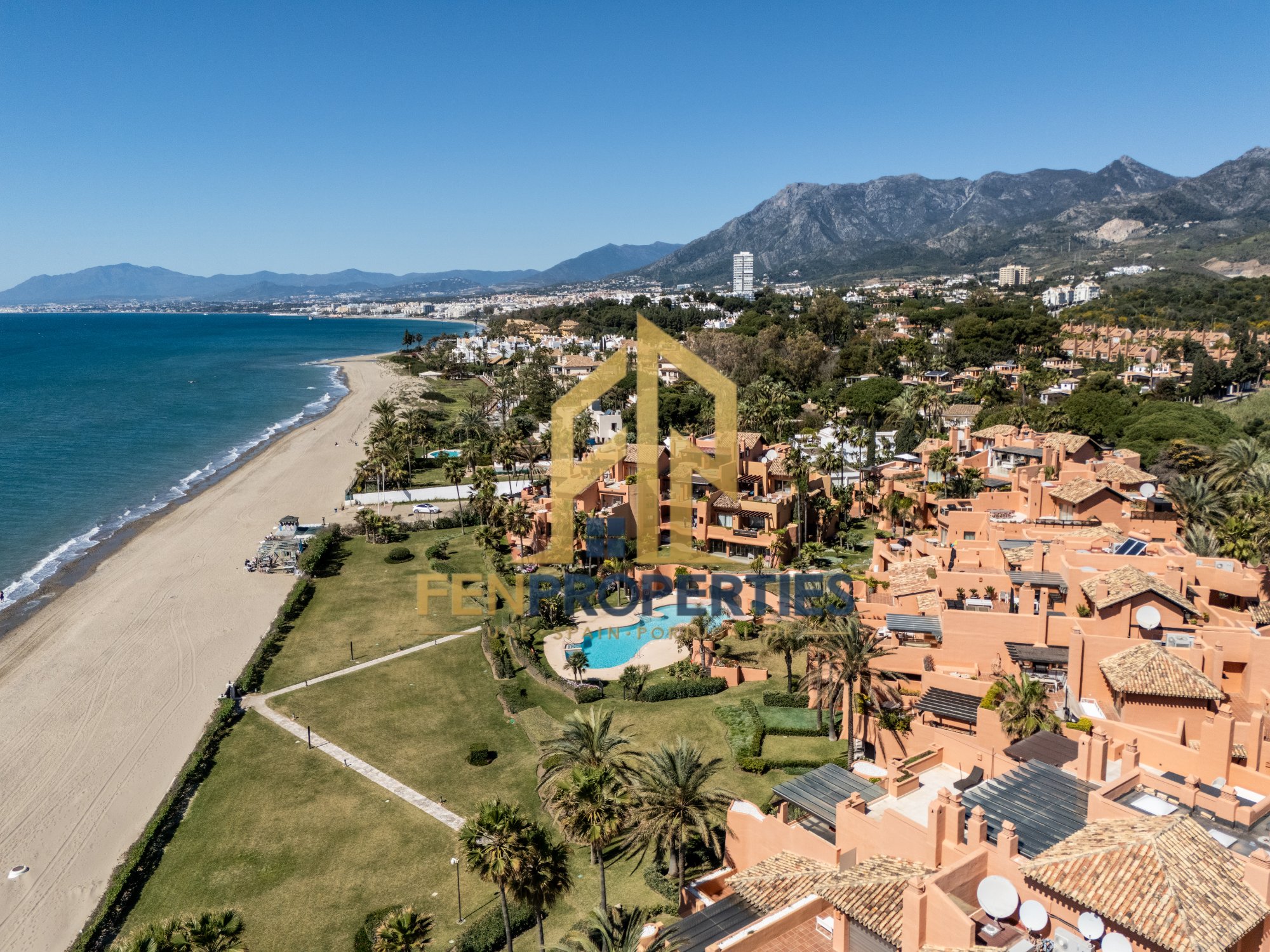 Penthouse in La Morera, Marbella East – photo 3 of 23