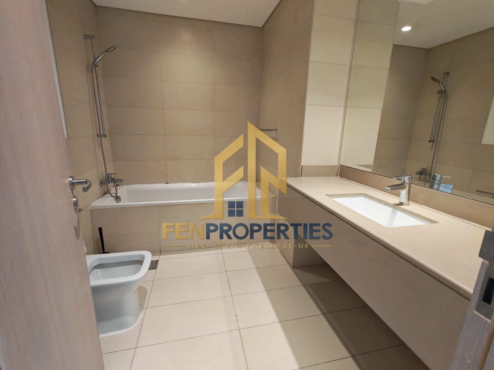 Apartment in Yas Island – photo 2 of 9